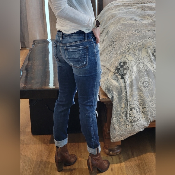 American Eagle Distressed Jegging - Picture 2 of 11